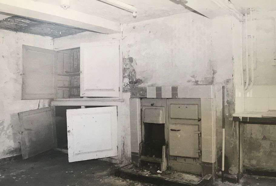 The Cannon Hall cottages kitchen before renovation